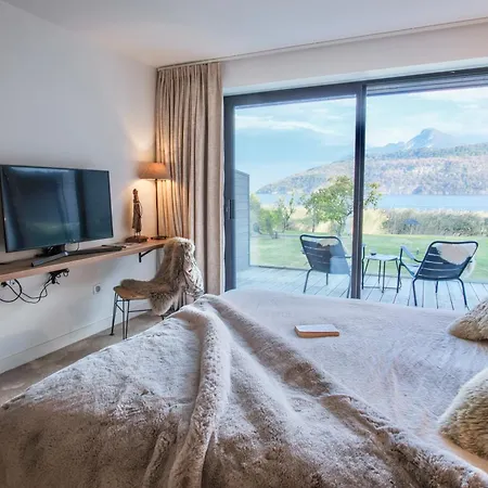Caroline, D'annecy Hotel Duingt