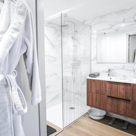Caroline, D'annecy Hotel 4*
